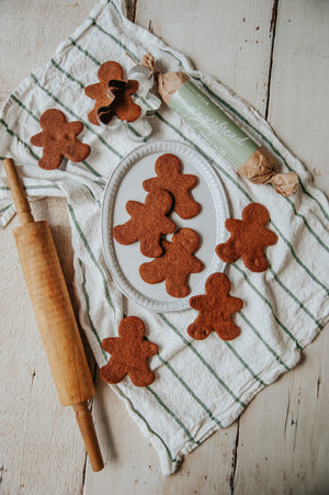 gingerbread cookie dough (vegan) + cookie cutter bundle