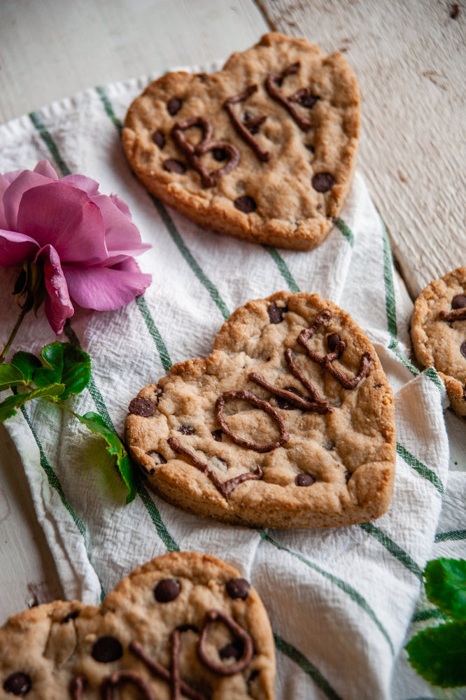 heart cookie cake